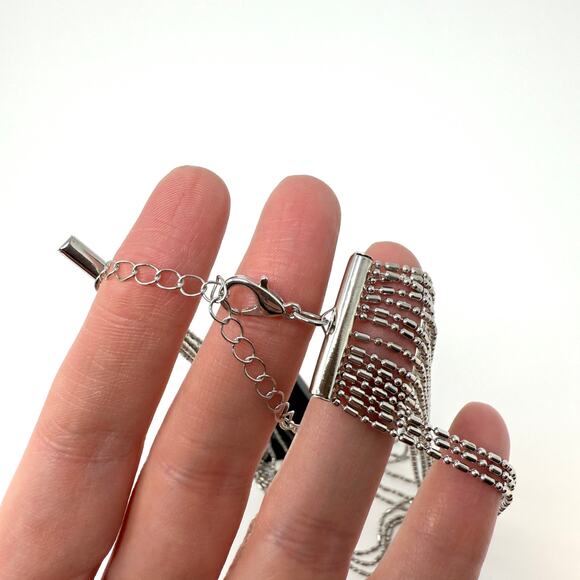 Paparazzi Dangle Earrings And Necklace Set In Silver New - Picture 6 of 6